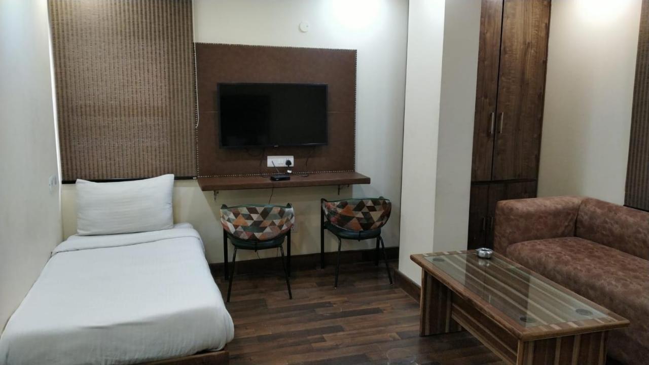 Hotel Singh Continetal Δελχί Εξωτερικό φωτογραφία