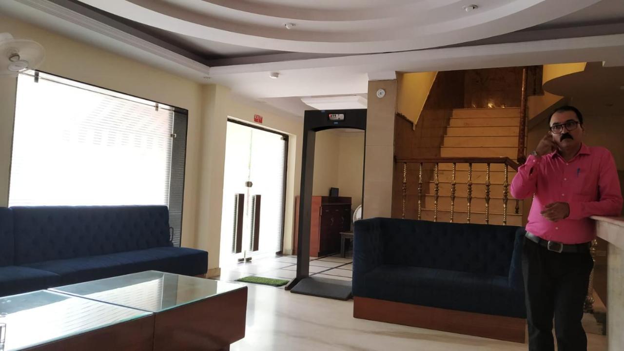 Hotel Singh Continetal Δελχί Εξωτερικό φωτογραφία