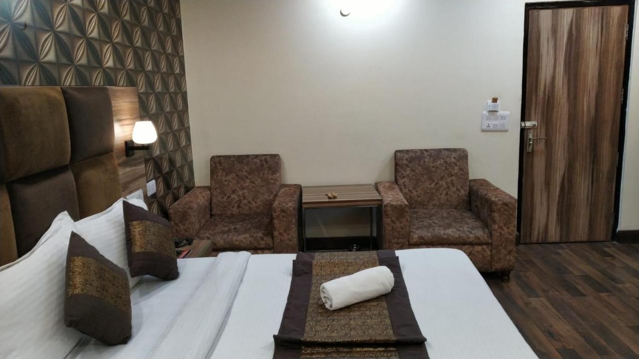 Hotel Singh Continetal Δελχί Εξωτερικό φωτογραφία