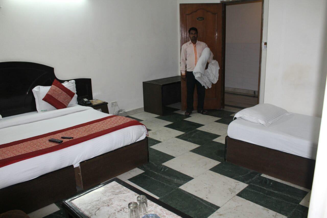 Hotel Singh Continetal Δελχί Εξωτερικό φωτογραφία