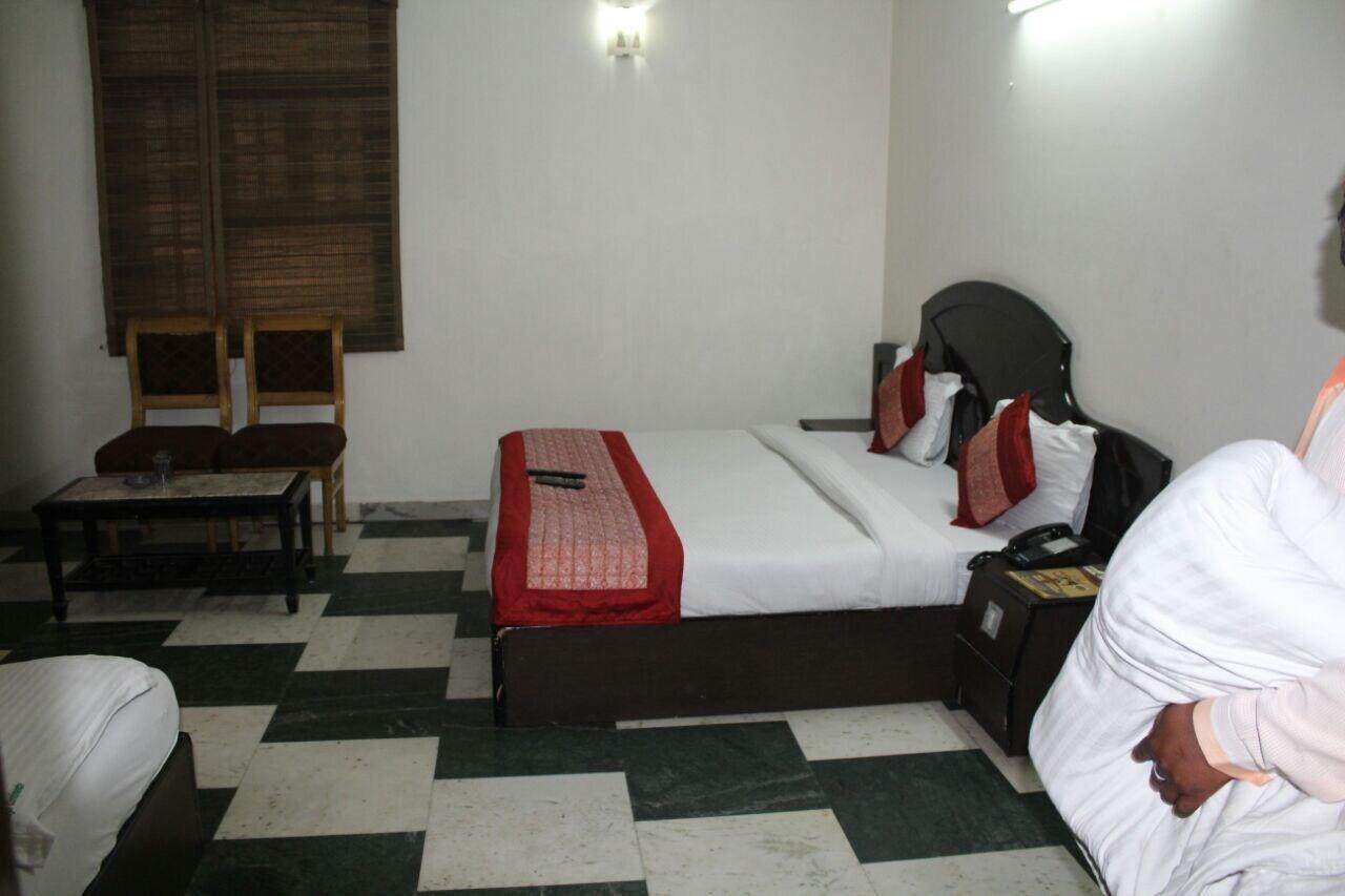 Hotel Singh Continetal Δελχί Εξωτερικό φωτογραφία