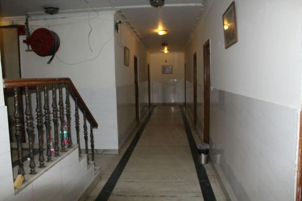 Hotel Singh Continetal Δελχί Εξωτερικό φωτογραφία