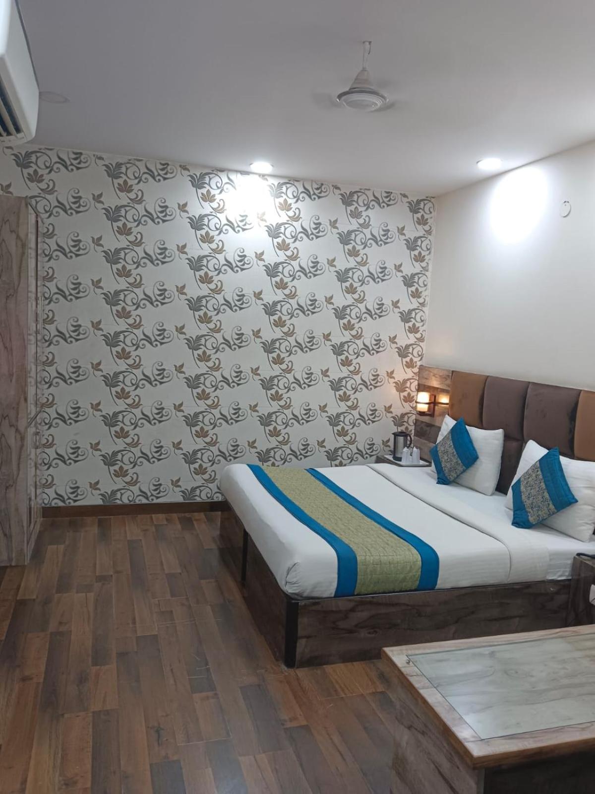 Hotel Singh Continetal Δελχί Εξωτερικό φωτογραφία